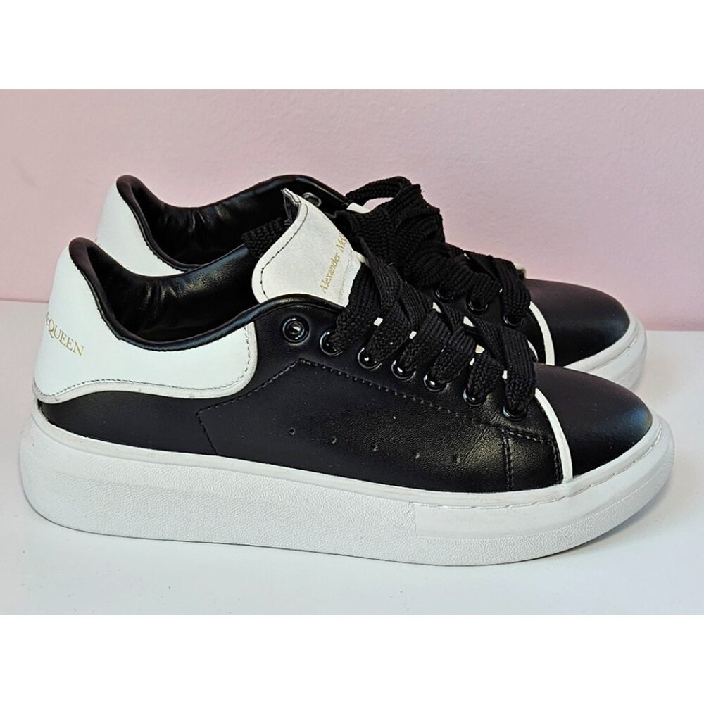 Alexander McQueen Oversized - Black and White